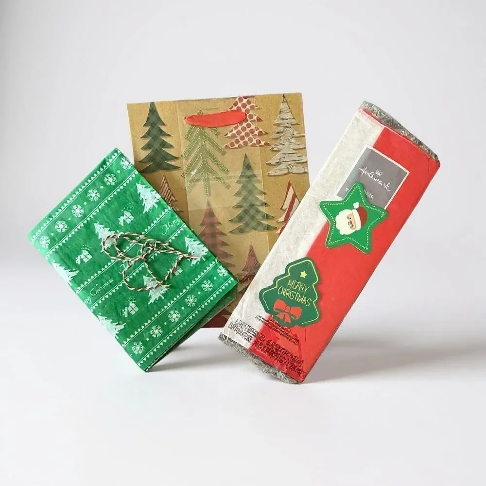W7. Holiday Gift Bag Set